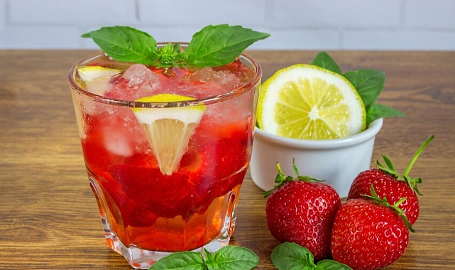 Çilekli limonata tarifi