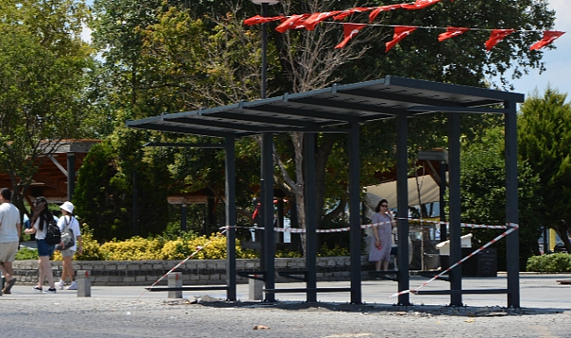 Duraklar yenileniyor