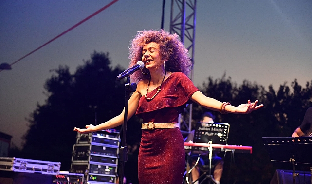 Elif Çağlar'dan unutulmaz performans