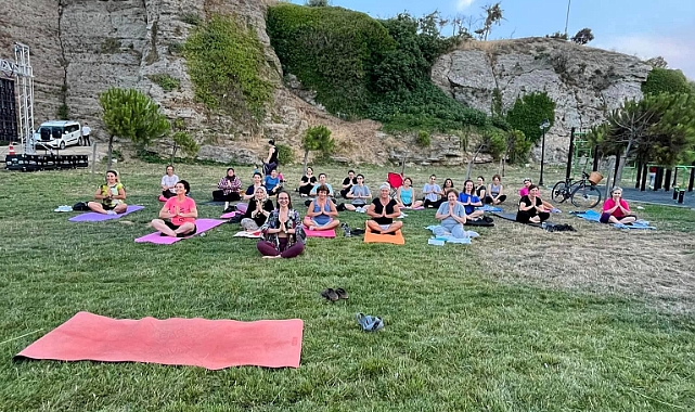 Gelibolu Belediyesi'nden yoga dersleri başladı