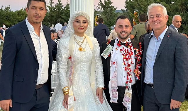 İsmet Güneşhan üç çiftin düğününe katıldı