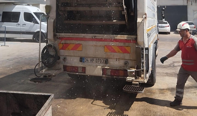 Kepez Belediyesi konteyner temizliği çalışmalarına devam ediyor