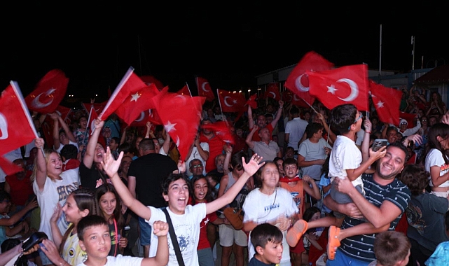 Küçükkuyu’da maç coşkusu