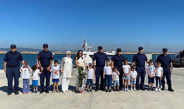 Lapseki Belediyesi Çocuklar Emin Ellerde Kreşi öğrencileri Sahil Güvenlik Komutanlığı'nda
