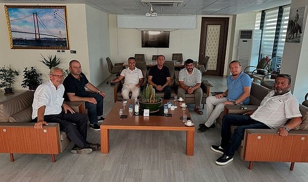 Lapseki Muhtarlar Derneği Başkanı ve köy muhtarları Belediye Başkanı Öztürk’ü ziyaret etti