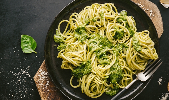 Lezzetli pesto soslu makarna tarifi