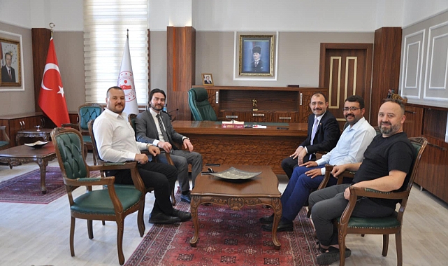 MHP İl Başkanı Ali Tuğrul Yıldırım ve İlçe Yönetiminden Kaymakam Erdinç Dolu'ya veda ziyareti