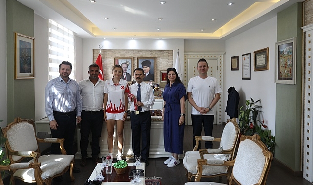 Naz Albayrak'tan Vali Aktaş'a ziyaret