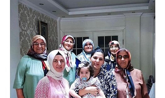 Nazan Göktaş, şehit anneleri ve Özbek ile Akgün ailelerini kaymakamlık konutunda ağırladı