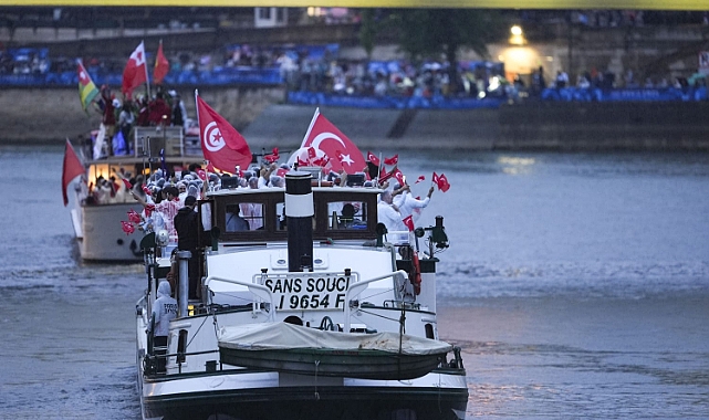 Paris 2024 Olimpiyat Oyunları'nın açılış töreni Sen nehri'nde gerçekleştirildi
