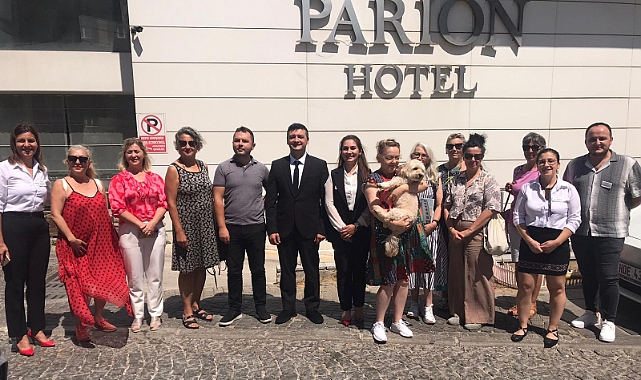 Sokak hayvanları kısırlaştırma ve sahiplendirme toplantısı Parion Otel’de gerçekleşti