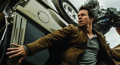 "Transformers: Aksiyon ve görsel efektlerin ön planda olduğu bir film"
