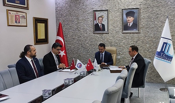 Üçüncü Yaş Üniversitesi/Hayat Okulu İş Birliği Protokolü'ne imzalar atıldı