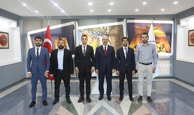 Ülkü Ocaklarından Vali Toraman'a hayırlı olsun ziyareti