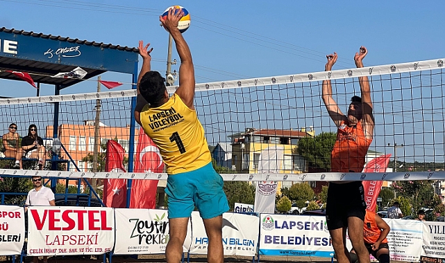 29. Geleneksel Lapseki Plaj Voleybolu Turnuvası tüm hızıyla devam ediyor