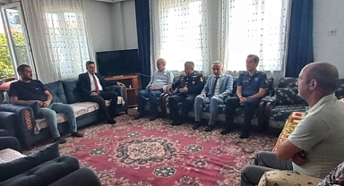 Bayramiç Kaymakamı Emrah Bütün’den şehit ailelerine ziyaret