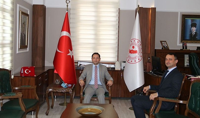 Biga Kaymakamı Ercan Kayabaşı, Başhekim Özgür Karasu'yu kabul etti