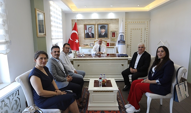 Çanakkale Madenciler Derneği Yönetiminden Vali Toraman'a ziyaret