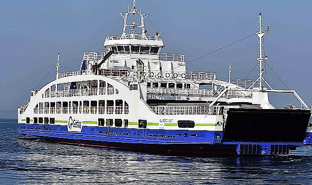 Eceabat Belediyesi'nden öğrencilere feribot ücret desteği devam ediyor