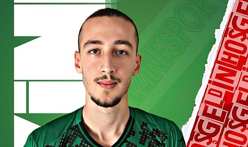 Ezine Spor, santrafor Saruhan Sarı ile anlaştı