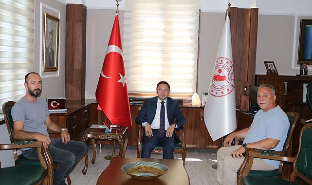 FUMAR Tütün Mamülleri Üretim Tesisi Müdürü Erhan Durmaz, Biga Kaymakamı Ercan Kayabaşı'nı ziyaret etti