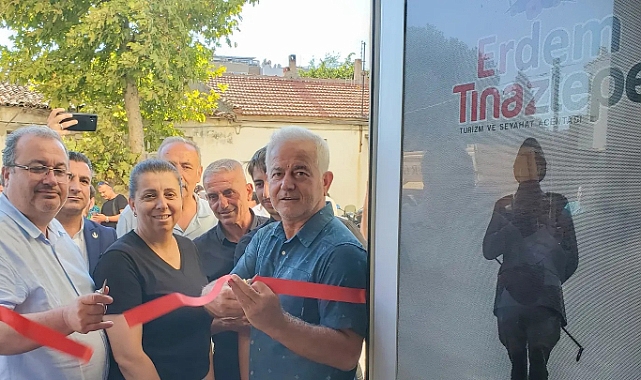 Güneşhan  Erdem Tınaztepe Turizm ve Seyahat Acentası'nın açılışına katıldı