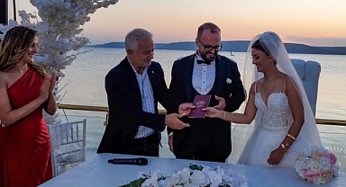 İsmet Güneşhan, Ezgi ve Serkan'ın düğün töreninde nikah şahitliği yaptı