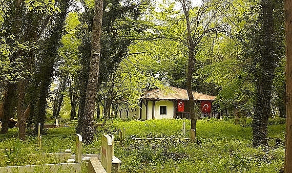 Issız Cuma Cami Mezarlığı