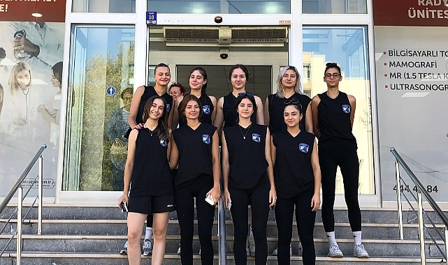 Kadın voleybol takımı, sağlık kontrollerinden geçti