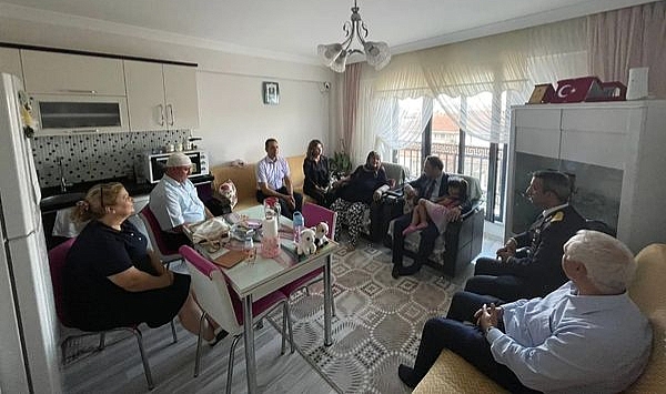 Kayabaşı, 30 Ağustos Zafer Bayramı'nda şehit ailelerini ziyaret etti