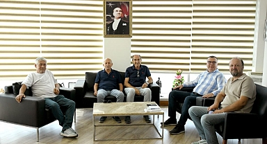 Kepez Belediye Başkanı Birol Arslanı'na emekli öğretmenlerden ziyaret