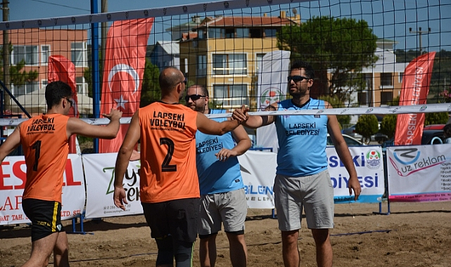 Lapseki Geleneksel Plaj Voleybolu Turnuvası devam ediyor