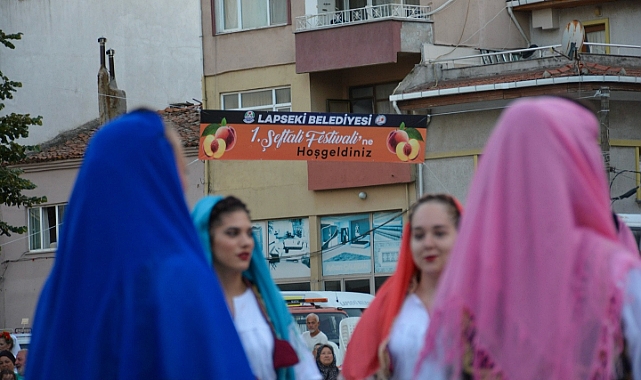 Lapseki Şeftali Festivali renkli başlangıç yaptı