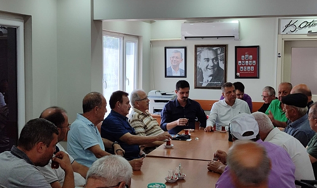 Milletvekili Ceylan, partililerle bir arada