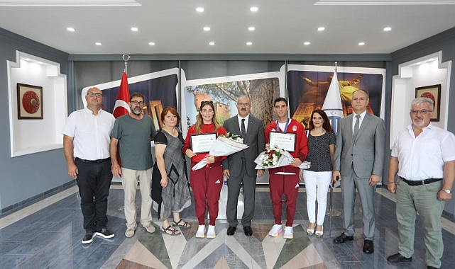 Milli Sporculardan Vali Toraman'a ziyaret