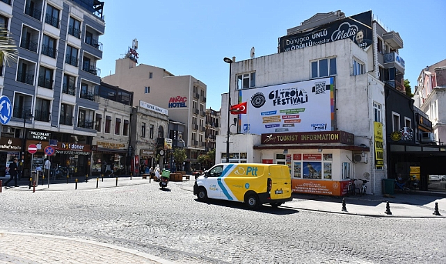 Uluslararası Troia Festivali için afişler donatıldı