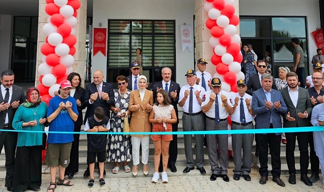 Aile ve Sosyal Hizmetler Bakanı Mahinur Özdemir Göktaş Çanakkale'yi ziyaret etti