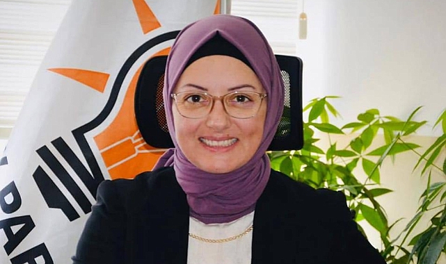 AK Parti Çanakkale Merkez İlçe Başkanı Aynur Tuna Yavaş görevinden istifa etti