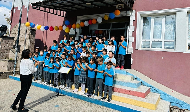 Ayvacık 21 Eylül İlkokulu'nda 2024-2025 Eğitim-Öğretim Yılı ilköğretim haftası etkinliği düzenlendi