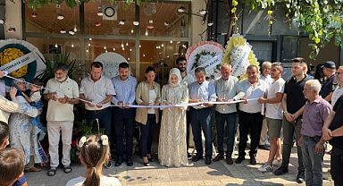 Beyza Flowers & More işyeri Bayramiç'te açıldı