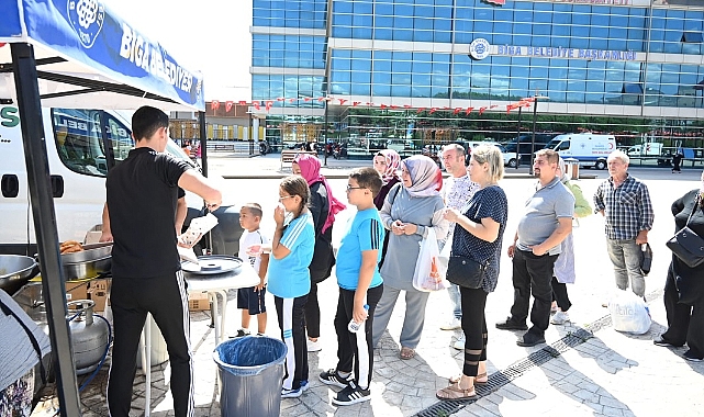 Biga Belediyesi'nden Mevlid Kandili ikramı