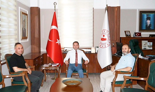 Biga Kaymakamı Kayabaşı’ndan Tarihi Sarıyer Börekçisi’ne ziyaret