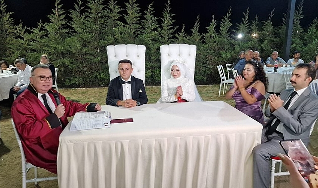 Birol Arslan, Elifnur Parmak ve Tufan Kocaman çiftinin nikahını kıyıldı