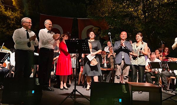 Bozcaada Kültür Sanat ve Bağbozumu Festivali’nde Rino Sanat TSM Konseri gerçekleşti