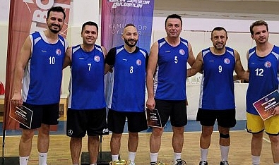 ÇOMÜ basketbol takımından birincilik