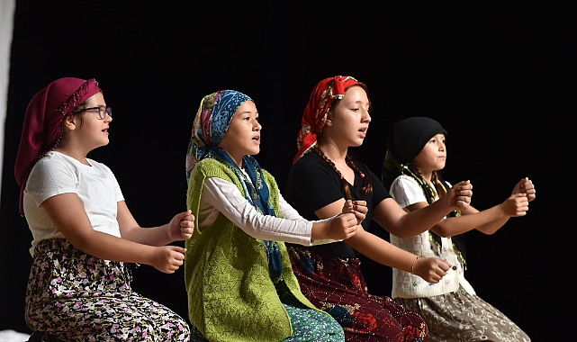 "Dudu Kızın Türküsü" sahnelendi