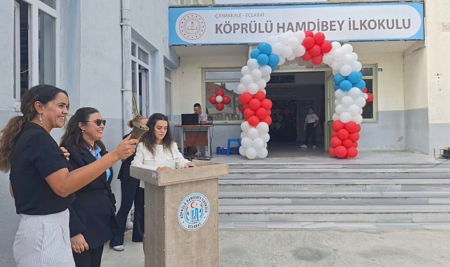 Eceabat Belediye Başkan Vekili Gülce Girgin ve Protokol Üyeleri Köprülü Hamdibey İlkokulu'nda eğitim öğretim yılını açtı