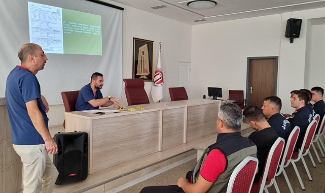 Eceabat’ta belgesiz ve kaçak hayvan hareketleri eğitimi düzenlendi