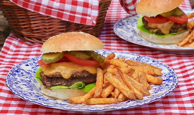 Ev Yapımı Hamburger: Lezzetin ve sağlığın buluştuğu tarif