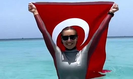 Jülide İskenderoğlu’ndan Şahika Ercümen’e tebrik